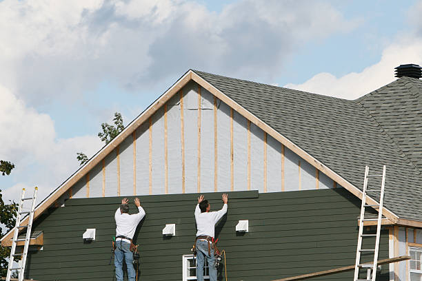Professional Siding Replacement technician working in Rochester, IL